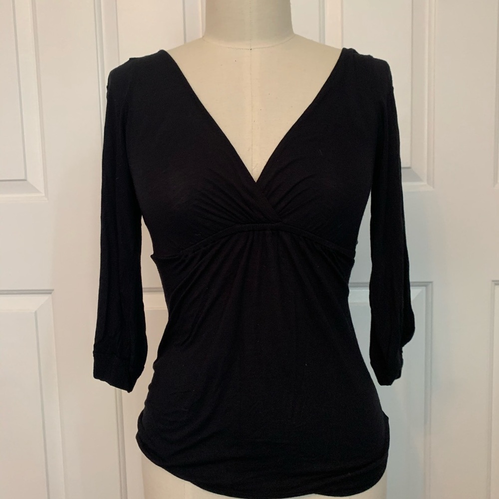 ✨5/$25 BCBG vneck jersey top Sz XXS✨